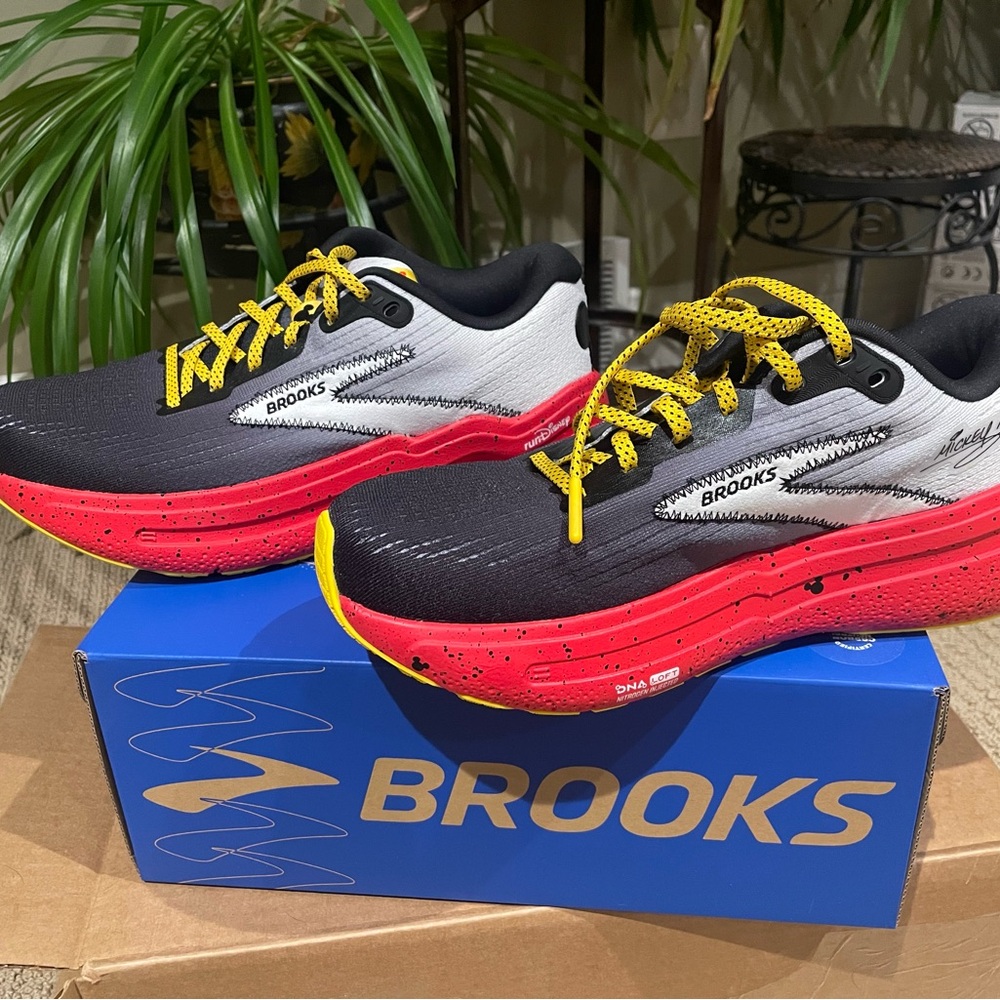 Brooks Black and Red Running Shoes